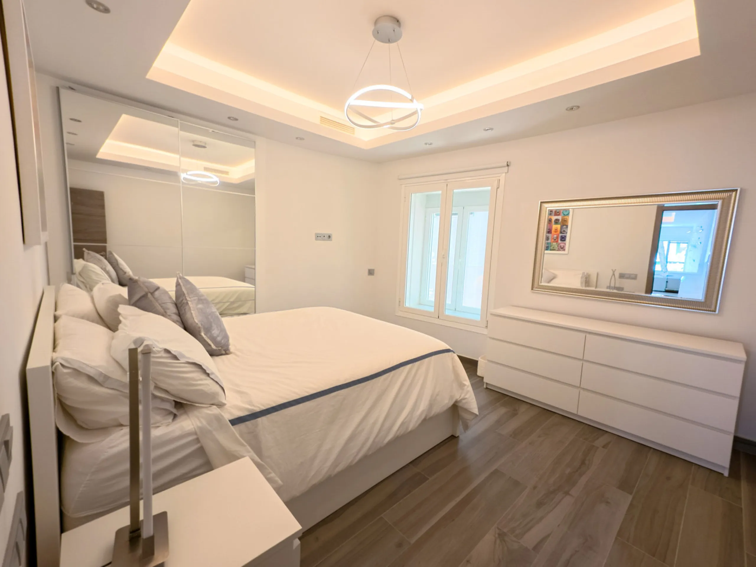 Apartment - Middle Floor Apartment в продаже в Marbella, Málaga. В доме 2 спален и 3 ванных комнат. Площадь дома 81 м²