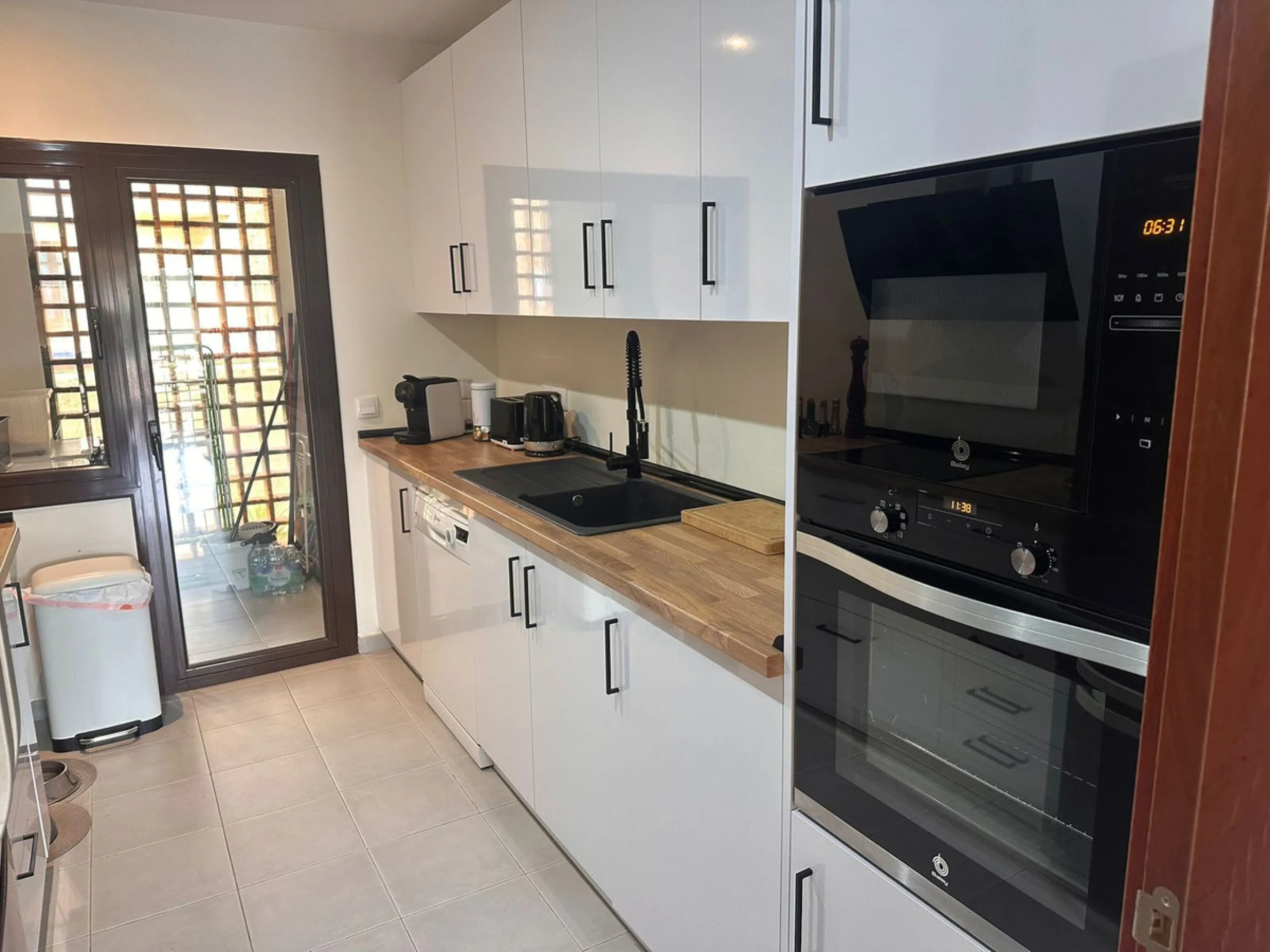 Opportunity! Penthouse on 1st line Azata Golf in Estepona fully furnished and equipped - ready to move in or rent out.