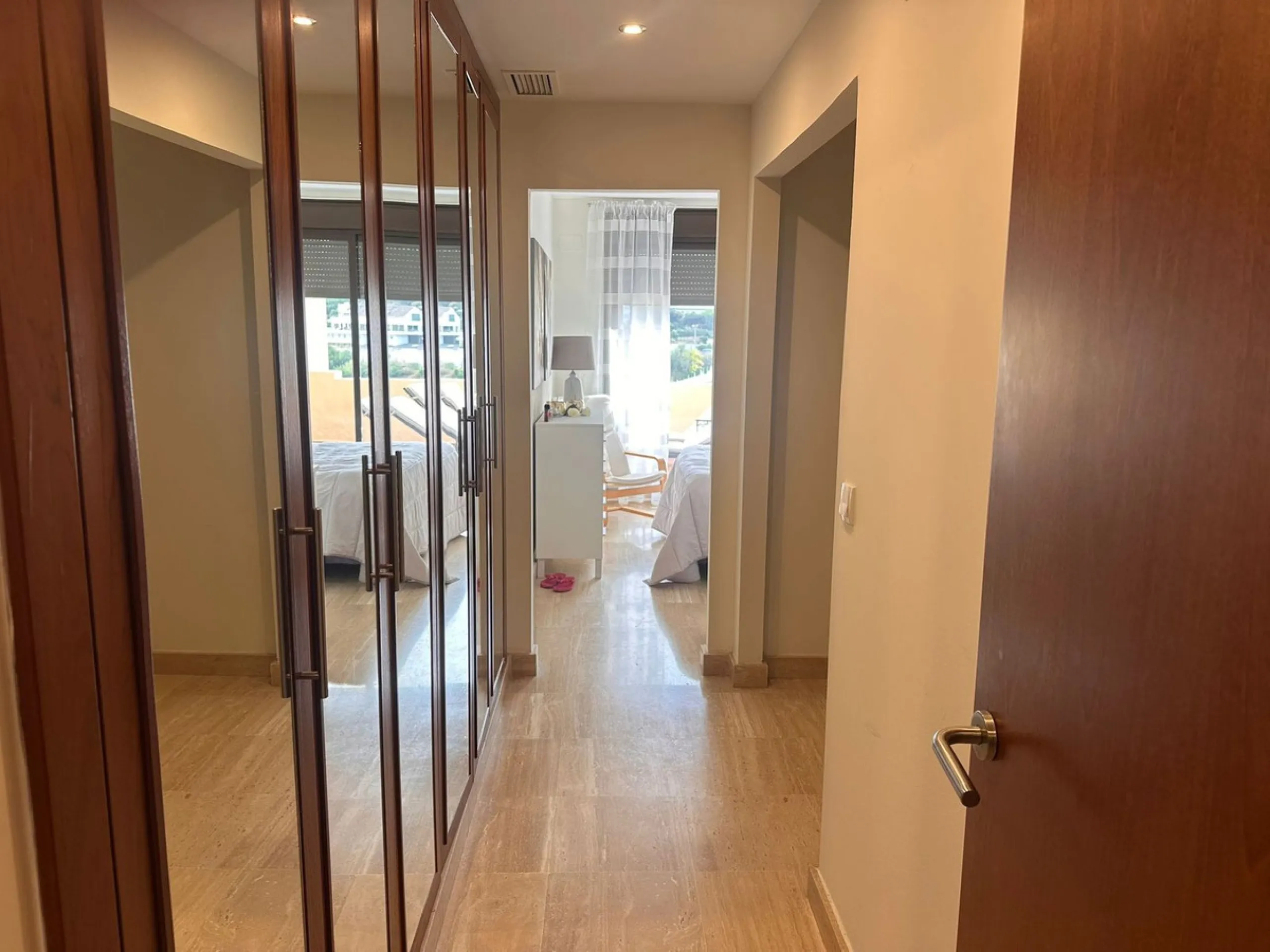 Opportunity! Penthouse on 1st line Azata Golf in Estepona fully furnished and equipped - ready to move in or rent out.