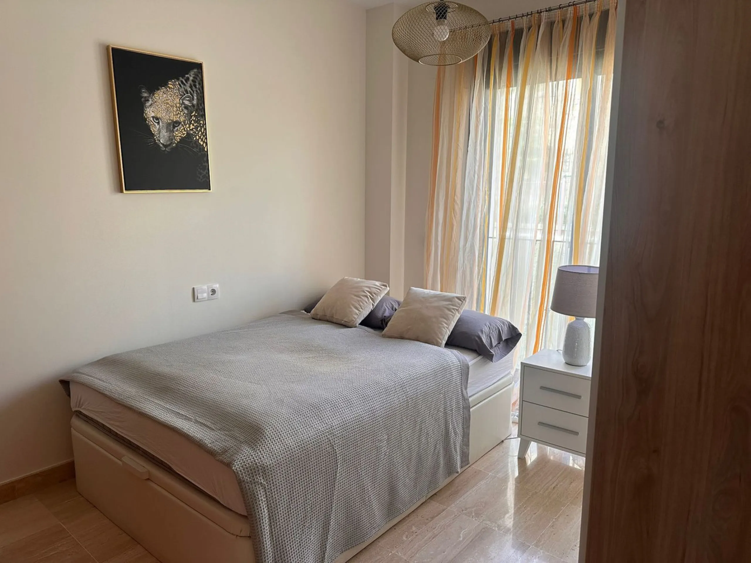 Opportunity! Penthouse on 1st line Azata Golf in Estepona fully furnished and equipped - ready to move in or rent out.