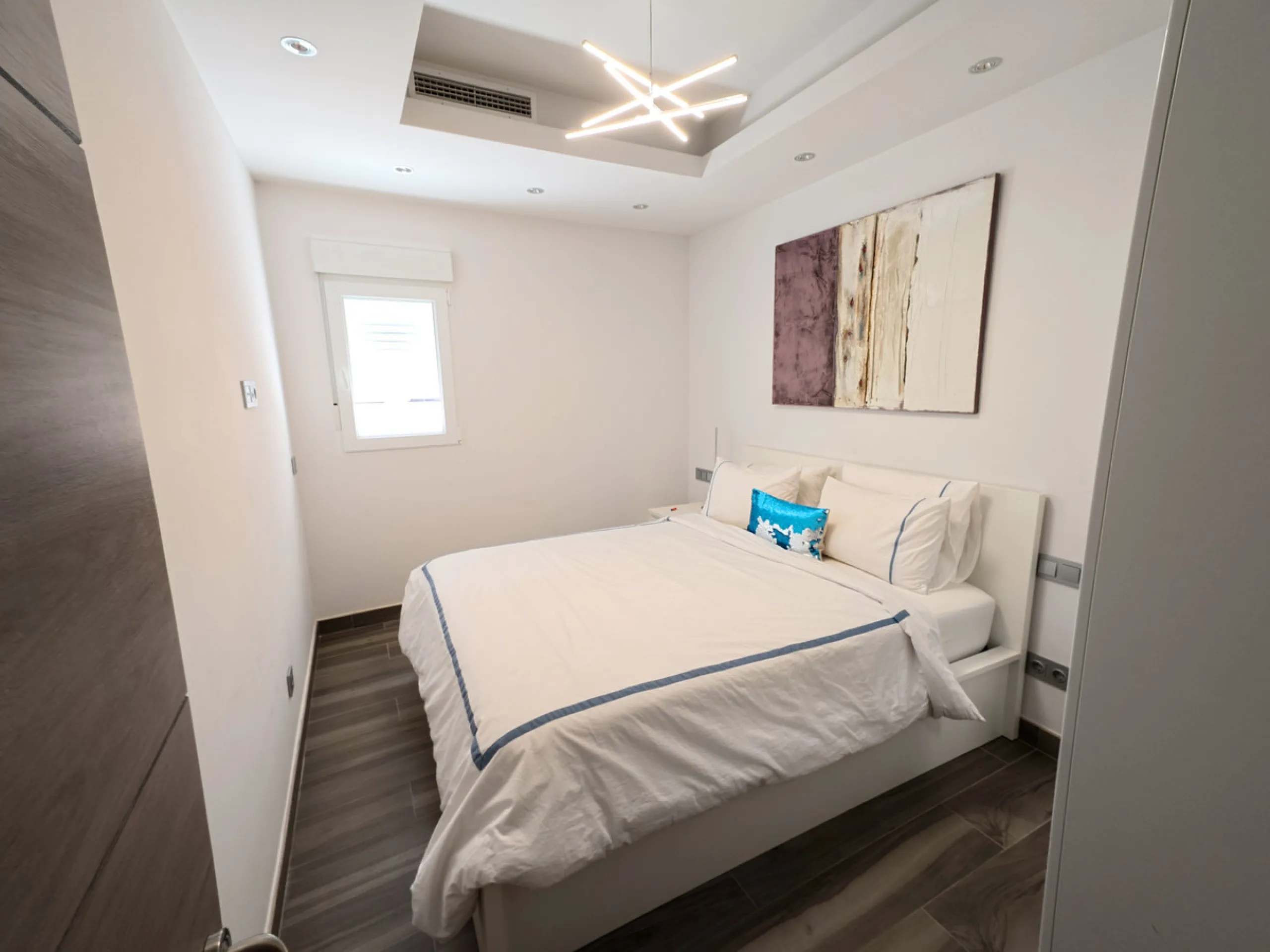 Apartment - Middle Floor Apartment в продаже в Marbella, Málaga. В доме 2 спален и 3 ванных комнат. Площадь дома 81 м²