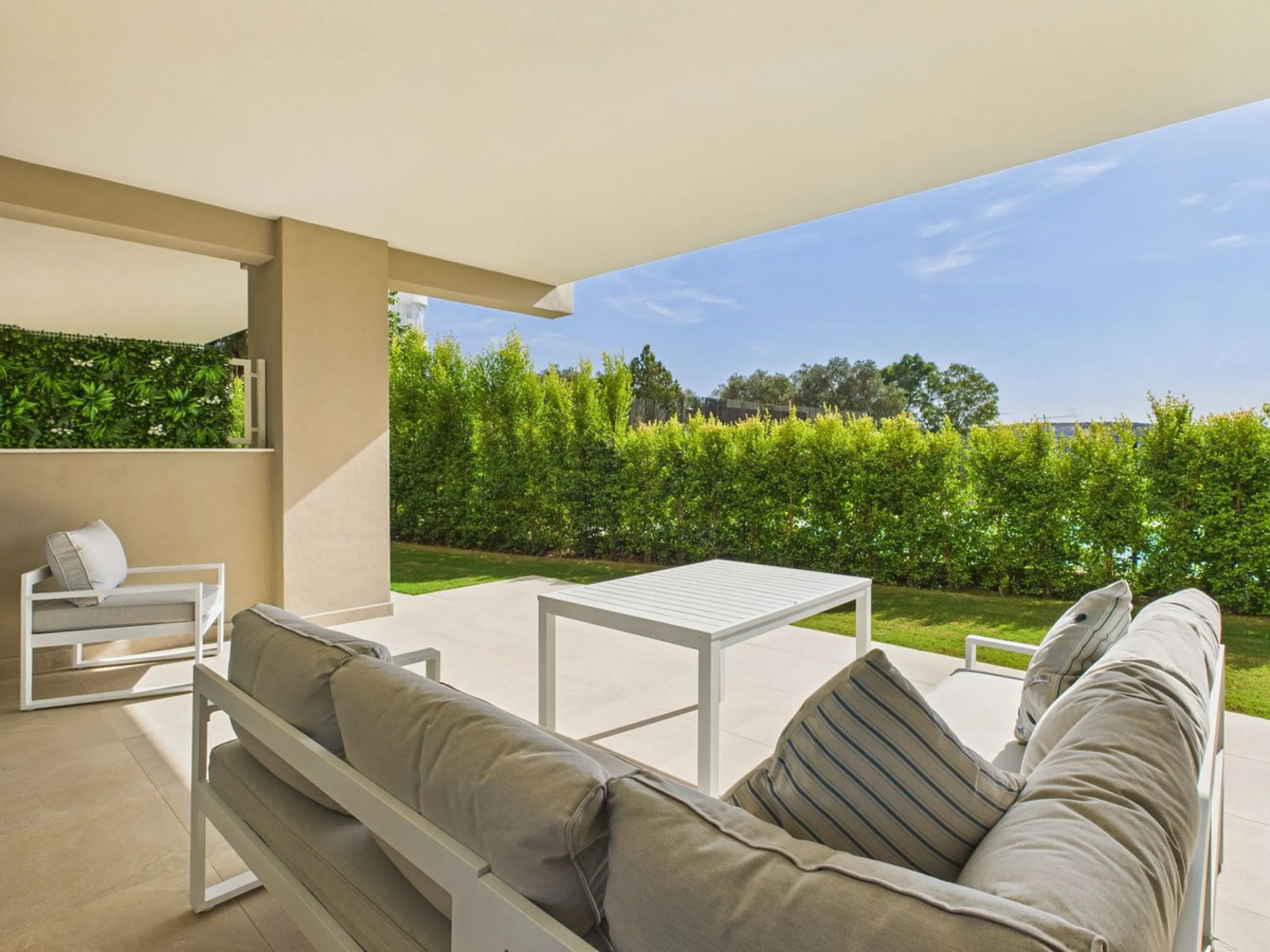 Modern 2-Bedroom Ground Floor Apartment – Sunny Golf, Estepona