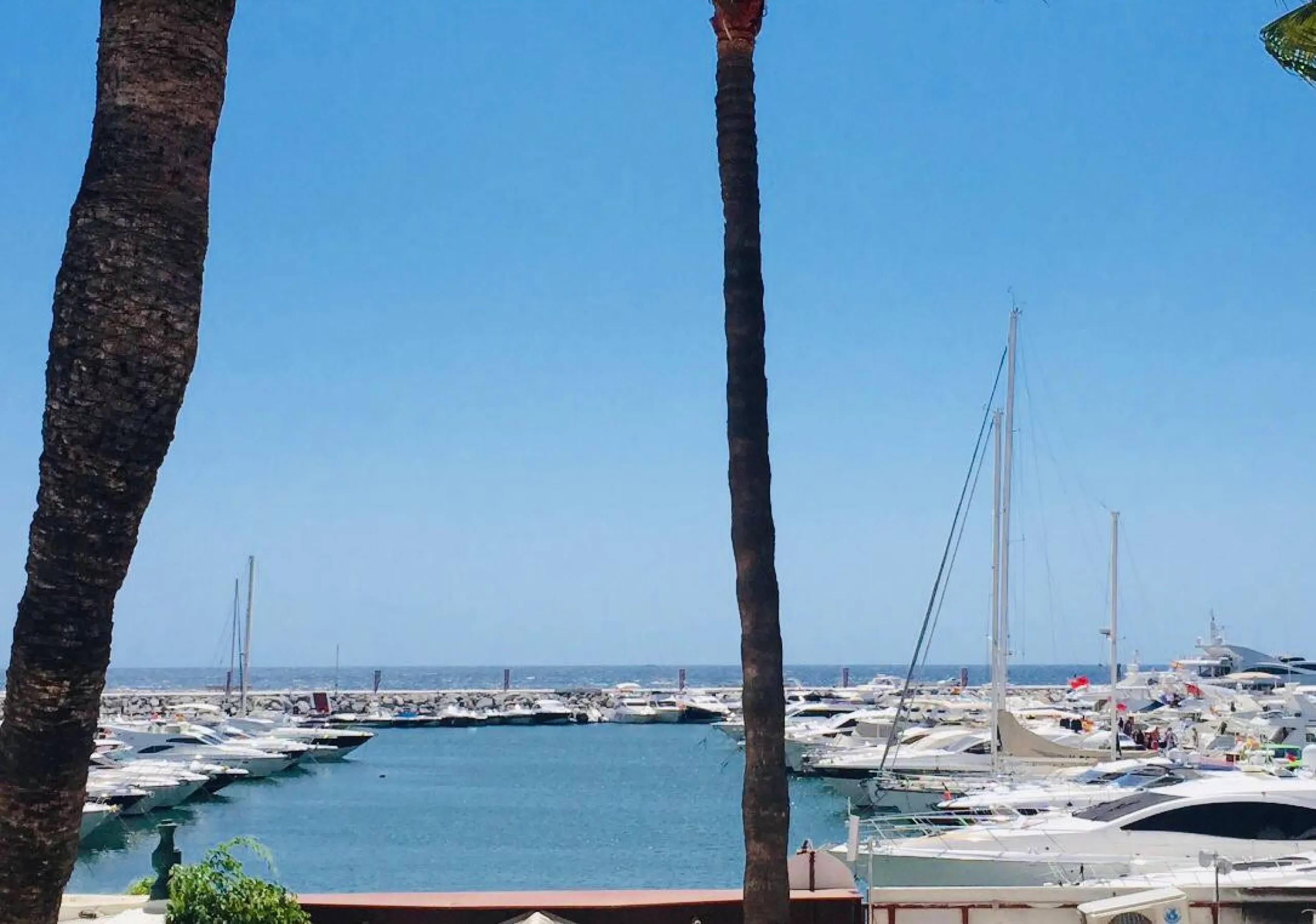 Apartment - Middle Floor Apartment в продаже в Marbella, Málaga. В доме 2 спален и 3 ванных комнат. Площадь дома 81 м²
