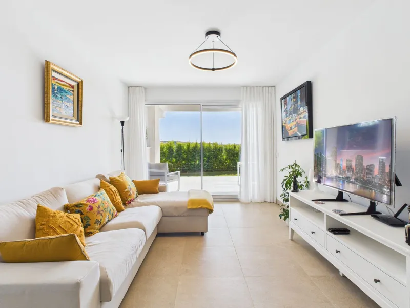 Modern 2-Bedroom Ground Floor Apartment – Sunny Golf, Estepona