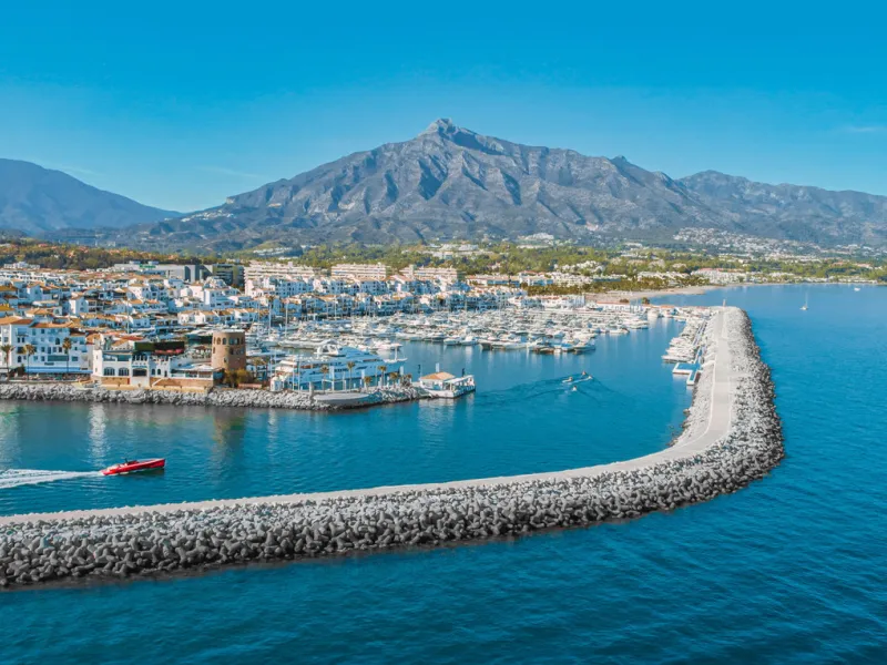 Apartment - Middle Floor Apartment в продаже в Marbella, Málaga. В доме 2 спален и 3 ванных комнат. Площадь дома 81 м²