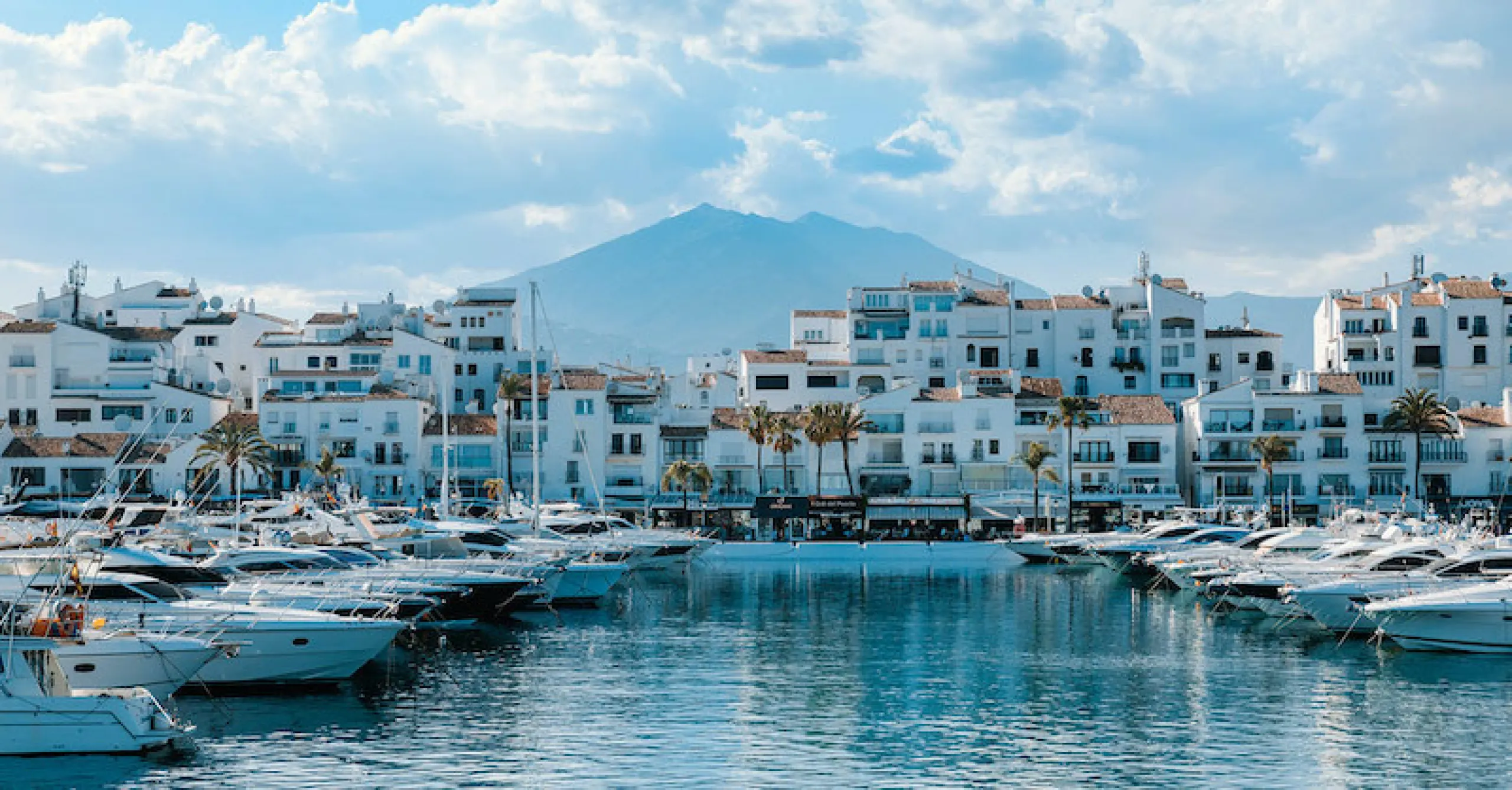 Apartment - Middle Floor Apartment в продаже в Marbella, Málaga. В доме 2 спален и 3 ванных комнат. Площадь дома 81 м²