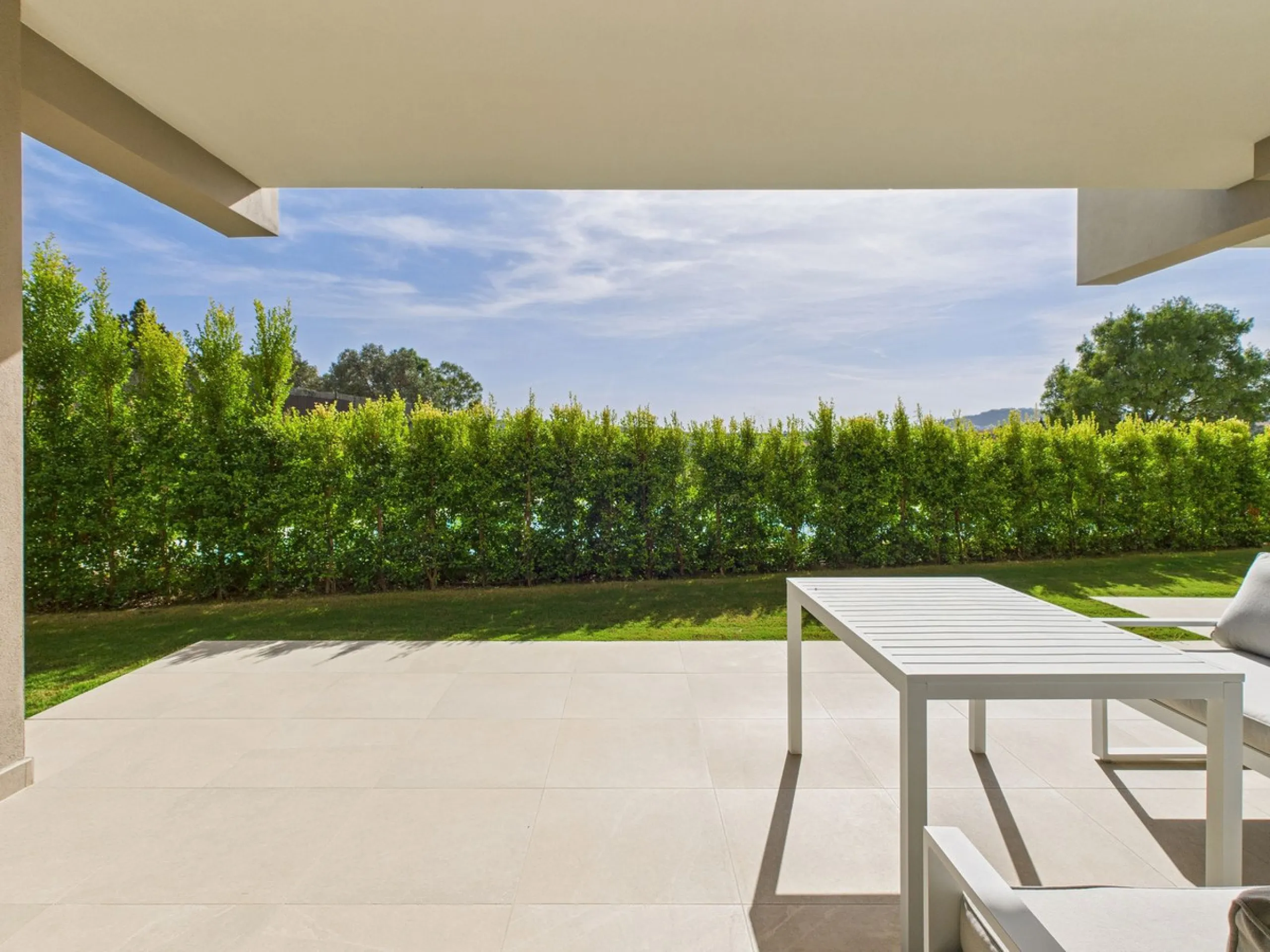 Modern 2-Bedroom Ground Floor Apartment – Sunny Golf, Estepona