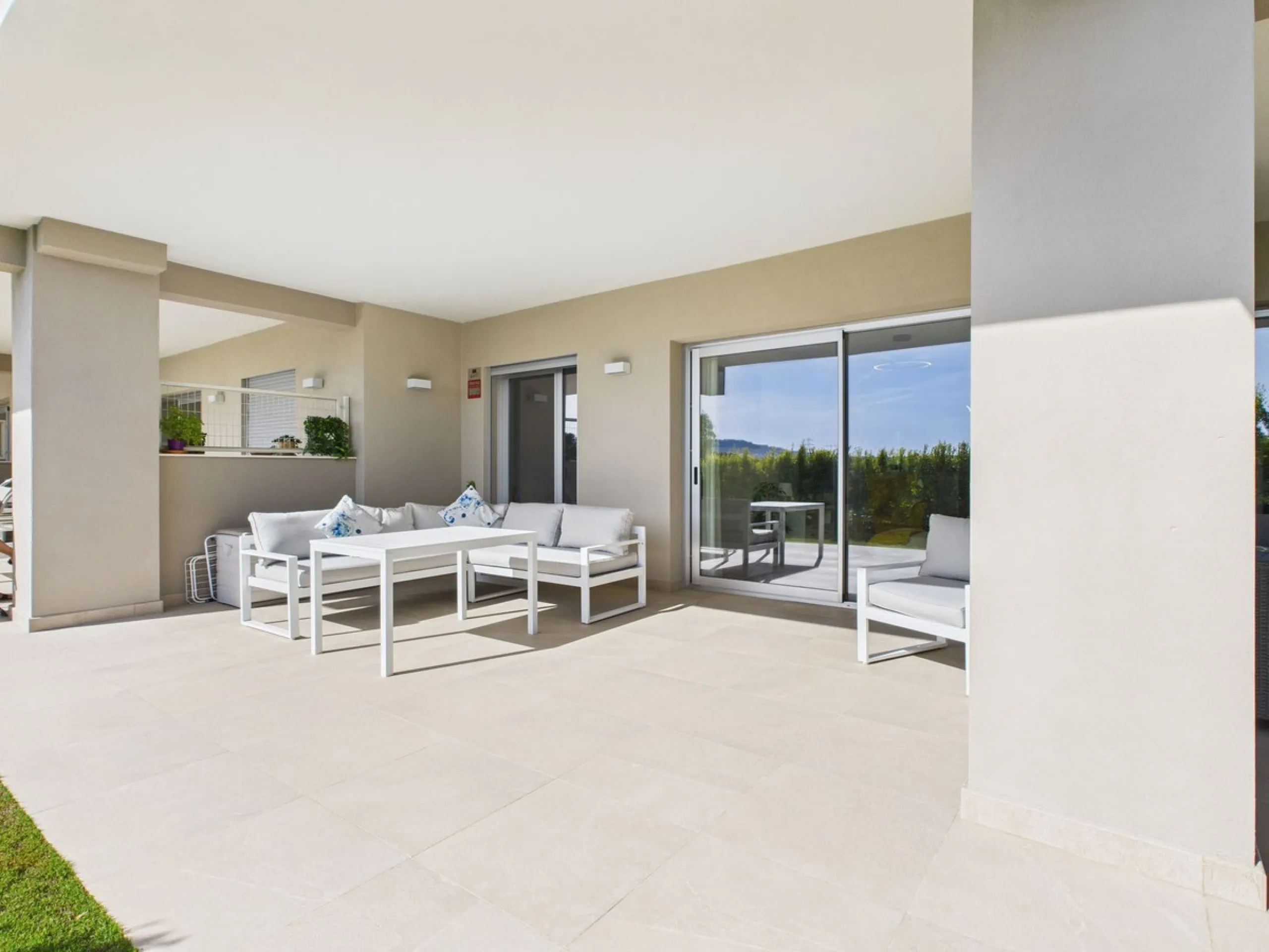 Modern 2-Bedroom Ground Floor Apartment – Sunny Golf, Estepona