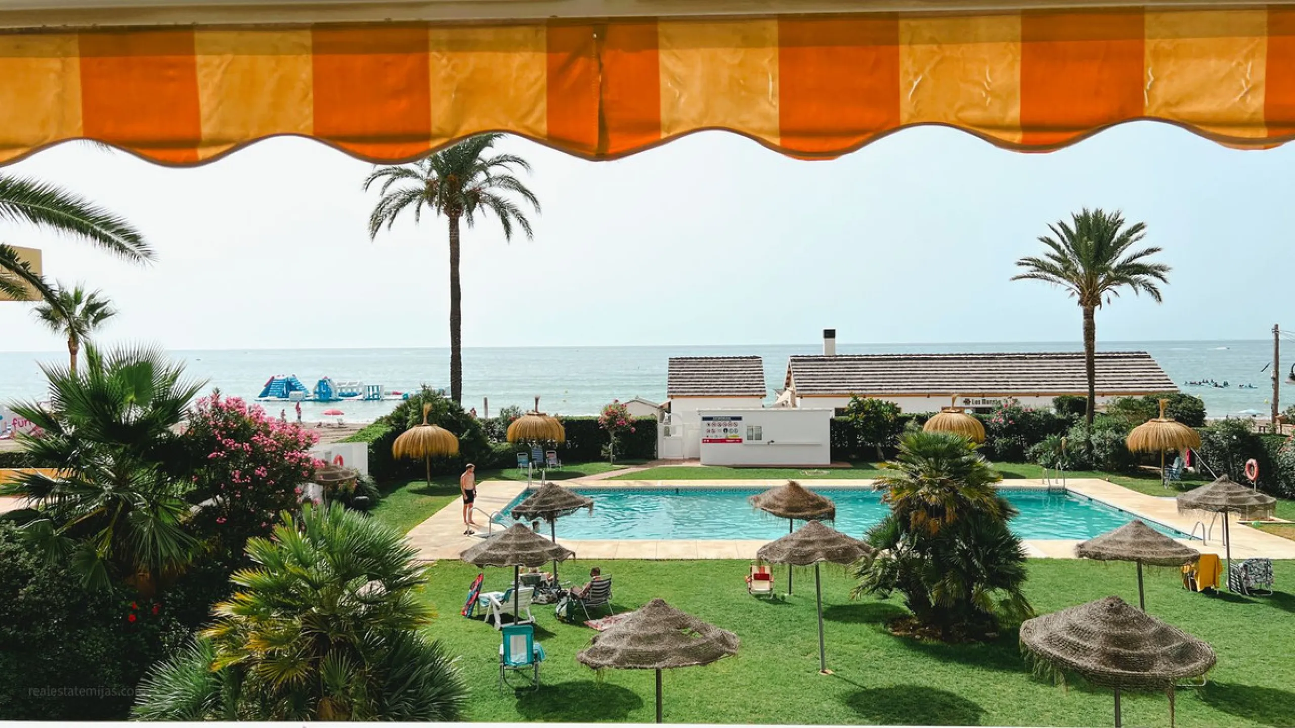 Apartment - Middle Floor Apartment в продаже в Mijas, Málaga. В доме 2 спален и 1 ванных комнат. Площадь дома 70 м²