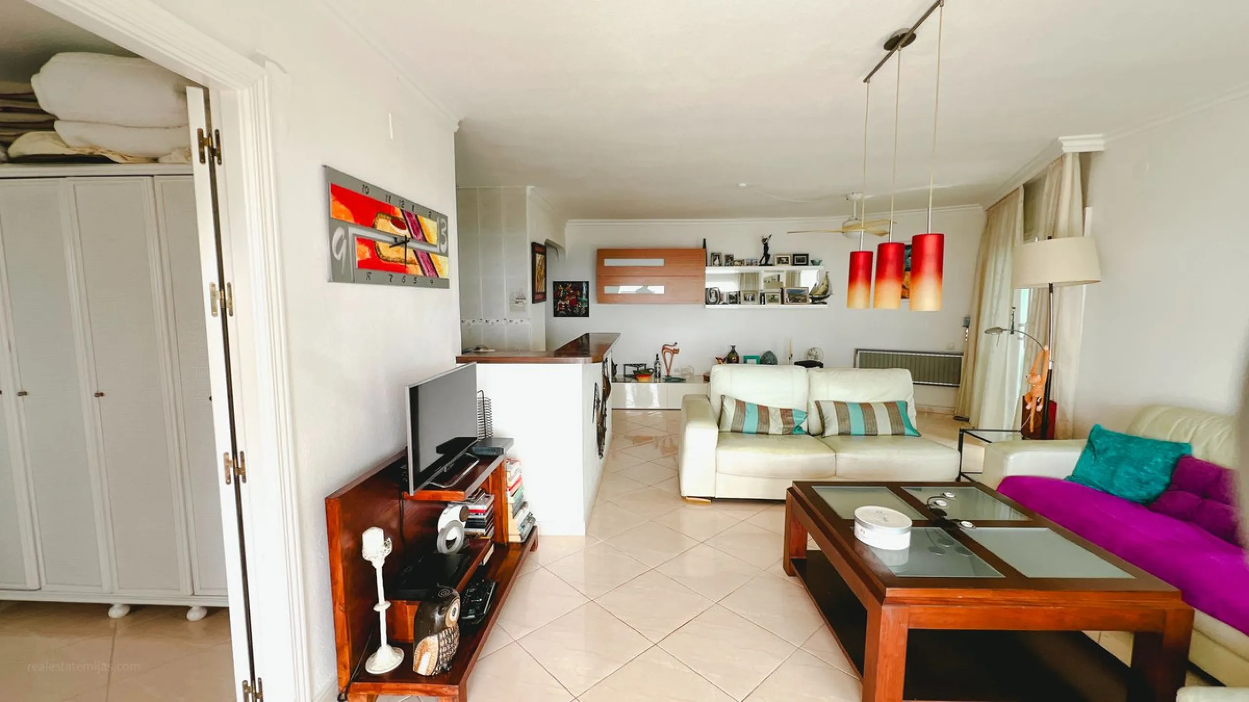 Apartment - Middle Floor Apartment в продаже в Mijas, Málaga. В доме 2 спален и 1 ванных комнат. Площадь дома 70 м²
