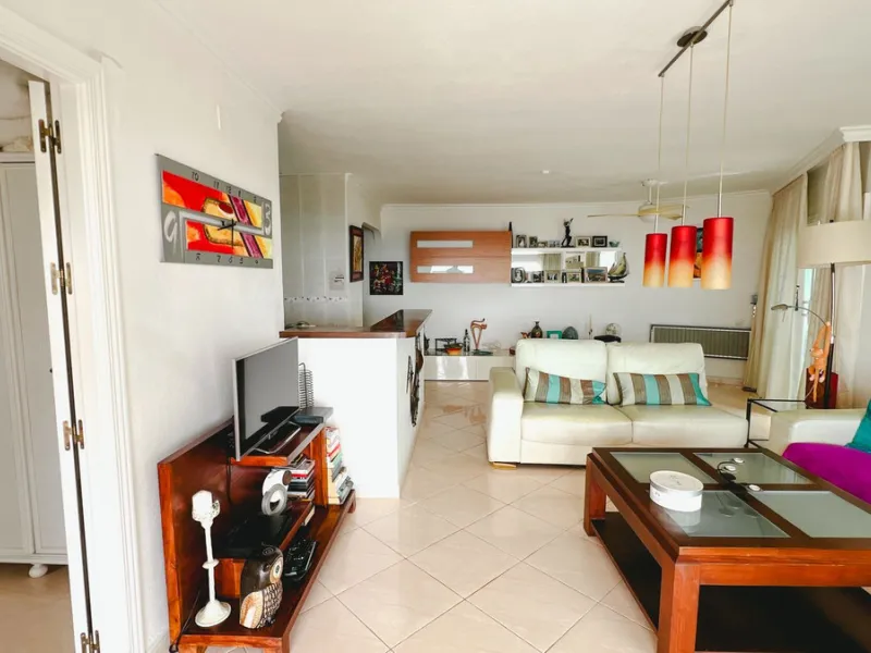 Apartment - Middle Floor Apartment в продаже в Mijas, Málaga. В доме 2 спален и 1 ванных комнат. Площадь дома 70 м²