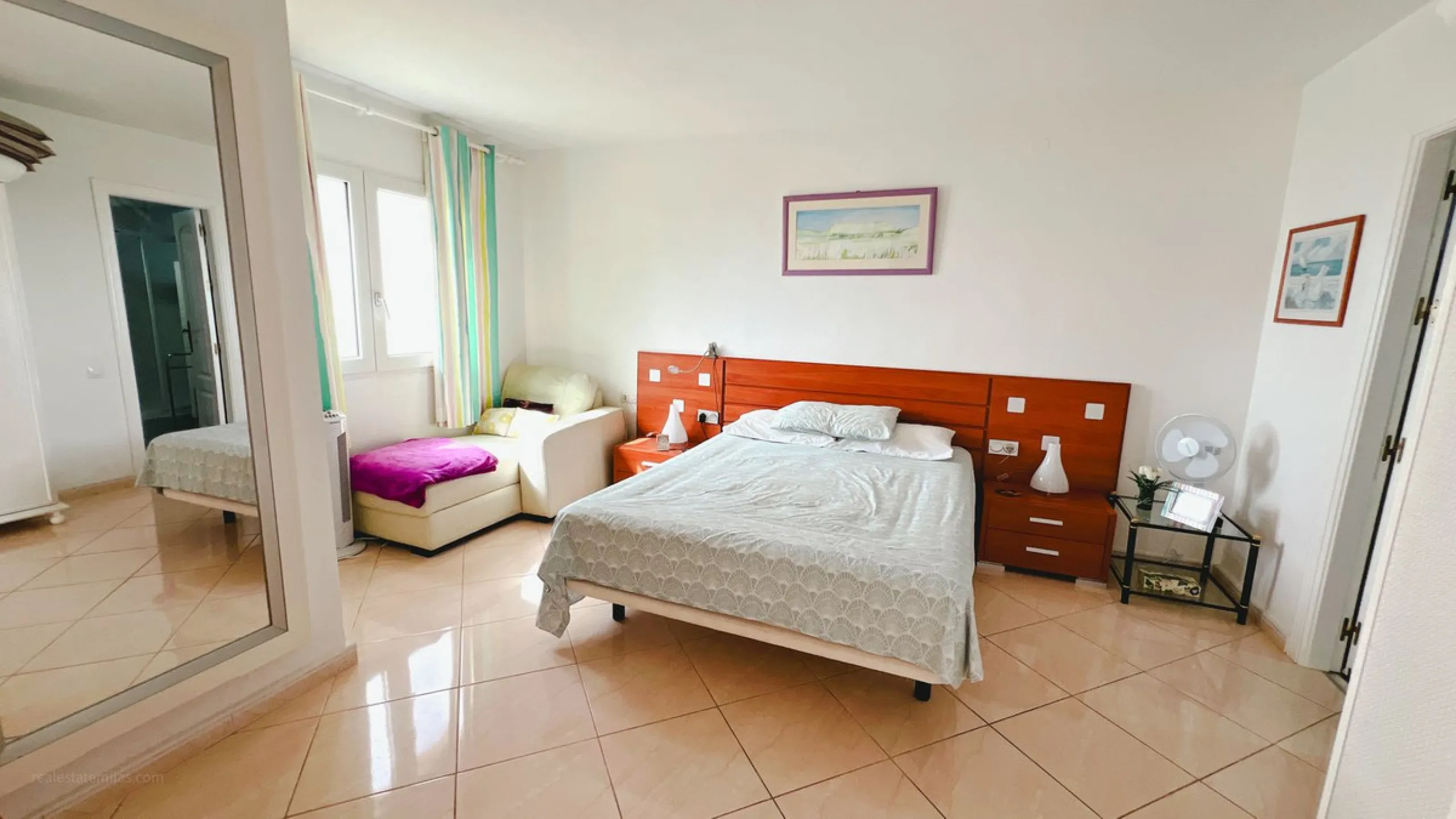 Apartment - Middle Floor Apartment в продаже в Mijas, Málaga. В доме 2 спален и 1 ванных комнат. Площадь дома 70 м²