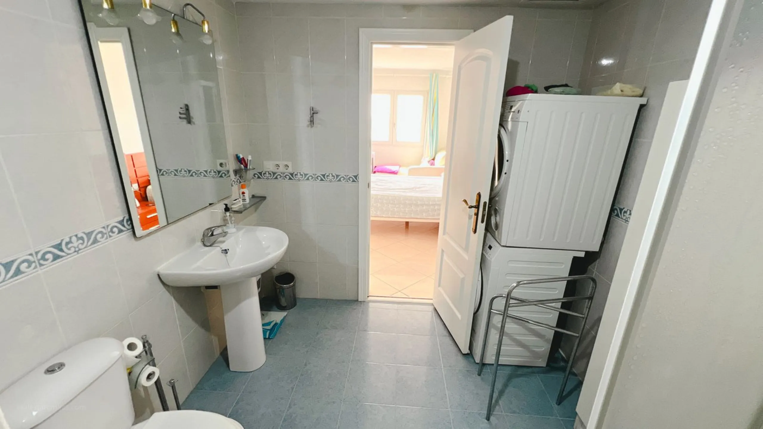 Apartment - Middle Floor Apartment в продаже в Mijas, Málaga. В доме 2 спален и 1 ванных комнат. Площадь дома 70 м²