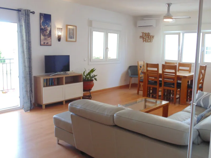 Excellent detached villa with private pool in a very convenient location between Arroyo de la Miel town centre and the motorway, giving easy access to Malaga.  The area is quiet and residential, and easy walking distance to the Norwegian School and the CE