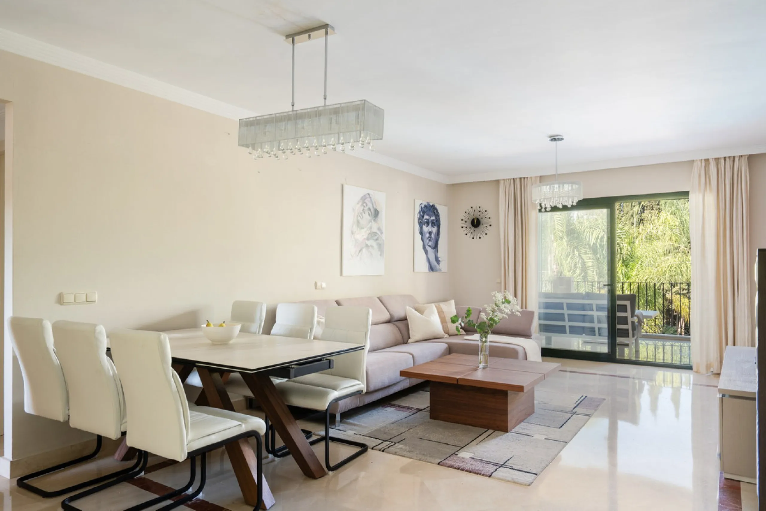 This charming property offers a very convenient floorplan with three bedrooms, two bathrooms, and a guest toilet. Presented in its original yet well-maintained condition, it provides a wonderful opportunity to personalize while preserving its timeless cha
