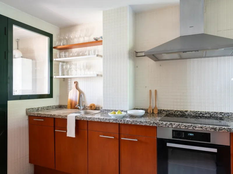 This charming property offers a very convenient floorplan with three bedrooms, two bathrooms, and a guest toilet. Presented in its original yet well-maintained condition, it provides a wonderful opportunity to personalize while preserving its timeless cha