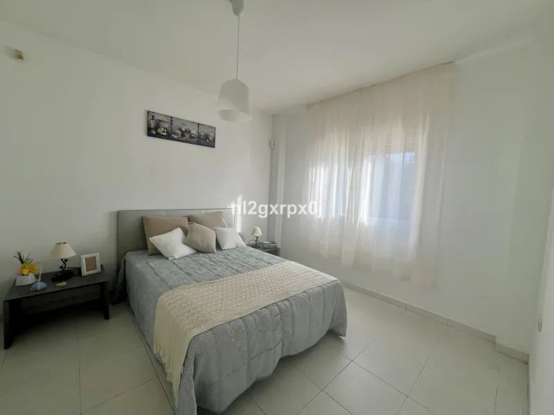 Cozy and bright villa in Marbella East, in the Reserva de Marbella area, very close to supermarkets and services. The beach is just a 5-minute drive from the house, where you can enjoy the best beaches in Marbella.