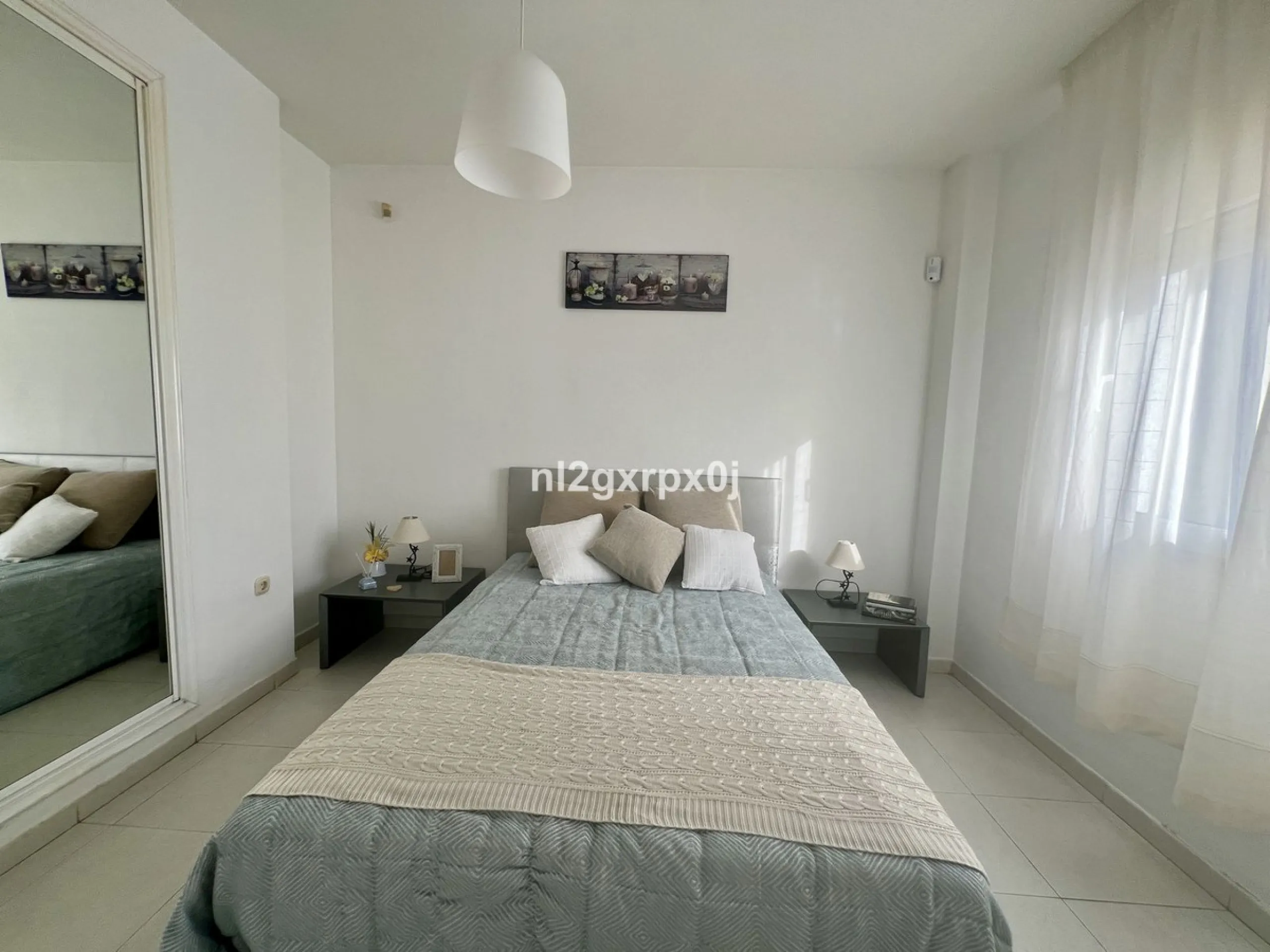 Cozy and bright villa in Marbella East, in the Reserva de Marbella area, very close to supermarkets and services. The beach is just a 5-minute drive from the house, where you can enjoy the best beaches in Marbella.
