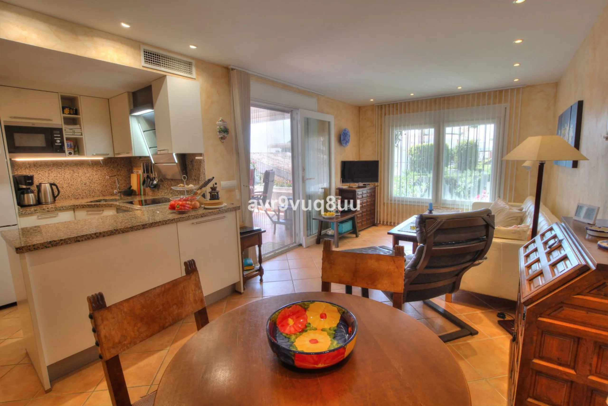 This cosy house is situated just a stone´s throw from the beach and a short walk to the centre of La Cala de Mijas. The property benefits from a large area of private garden plus a choice of other terraces to choose from whether you're chasing the sun or 