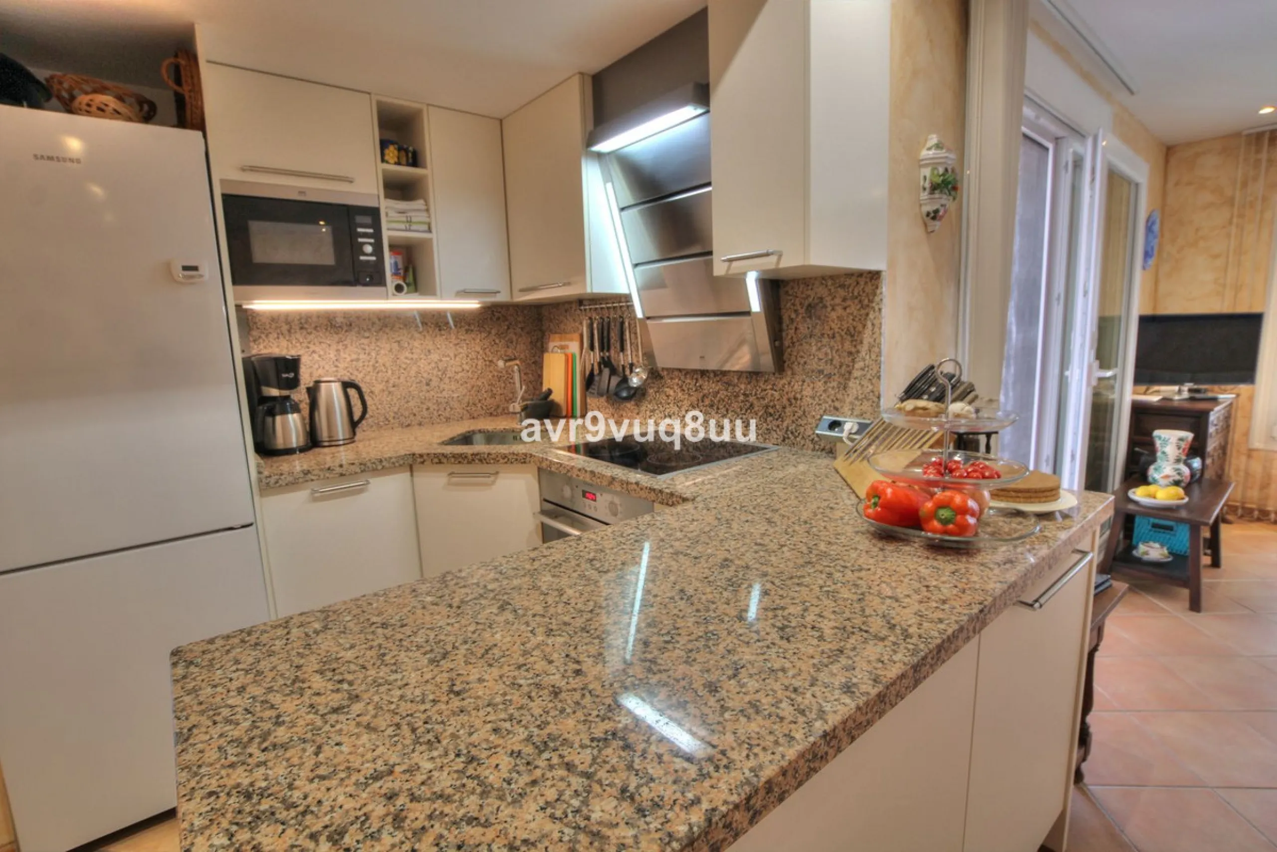 This cosy house is situated just a stone´s throw from the beach and a short walk to the centre of La Cala de Mijas. The property benefits from a large area of private garden plus a choice of other terraces to choose from whether you're chasing the sun or 