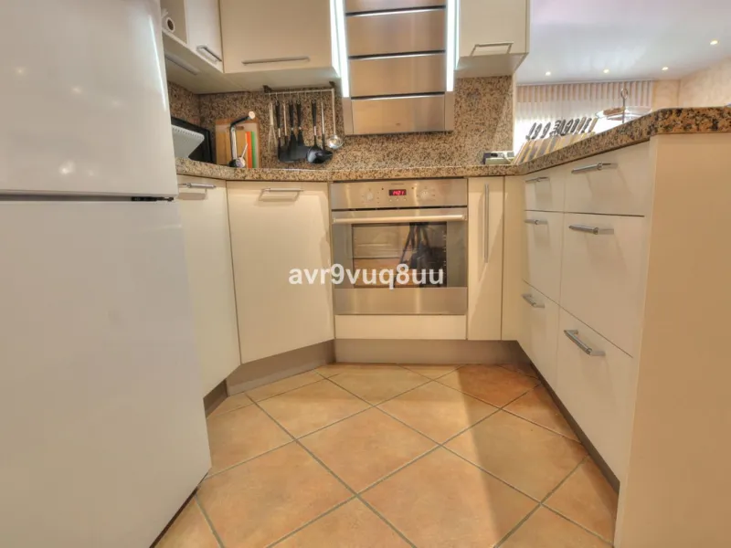 This cosy house is situated just a stone´s throw from the beach and a short walk to the centre of La Cala de Mijas. The property benefits from a large area of private garden plus a choice of other terraces to choose from whether you're chasing the sun or 