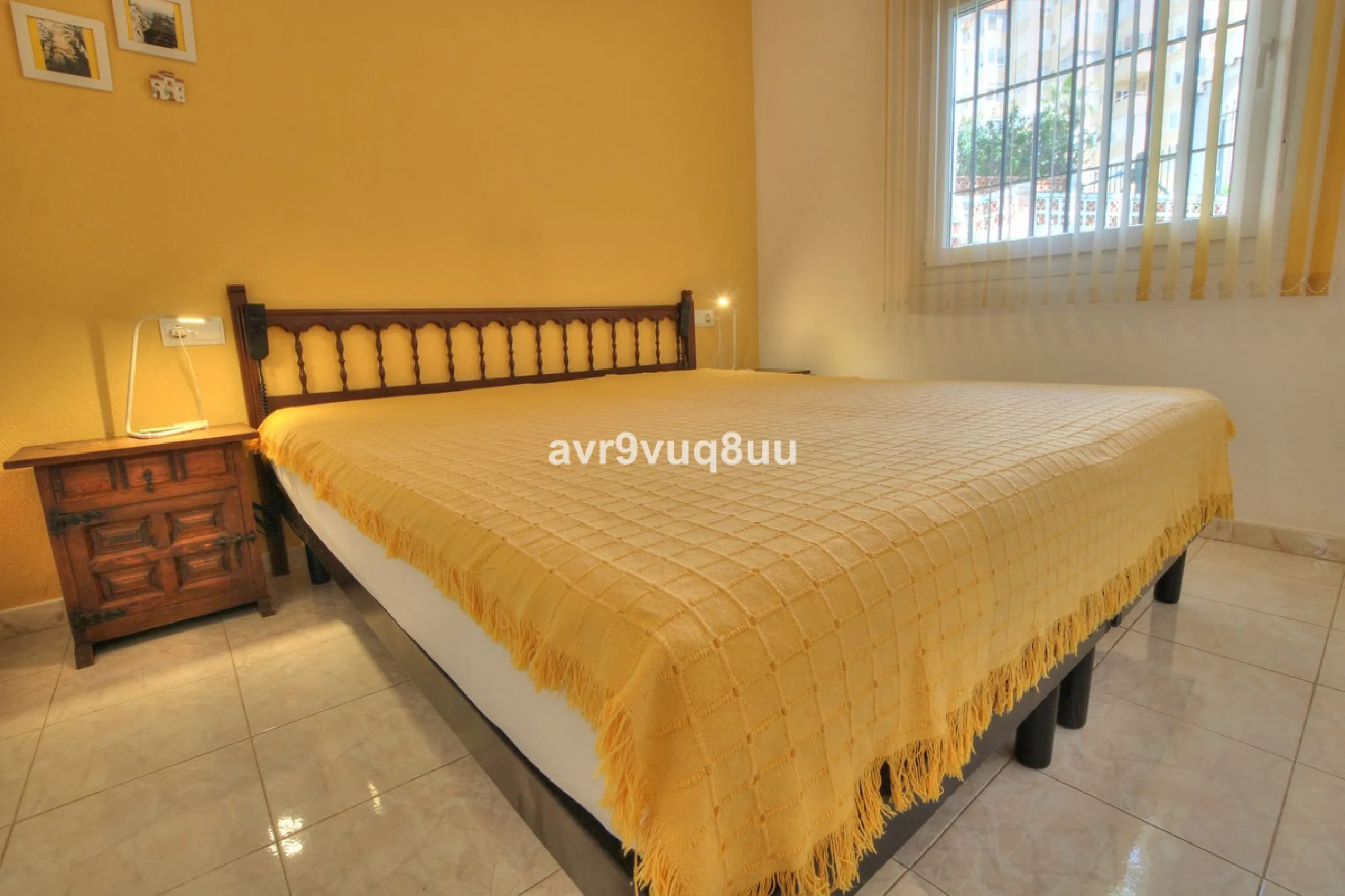 This cosy house is situated just a stone´s throw from the beach and a short walk to the centre of La Cala de Mijas. The property benefits from a large area of private garden plus a choice of other terraces to choose from whether you're chasing the sun or 