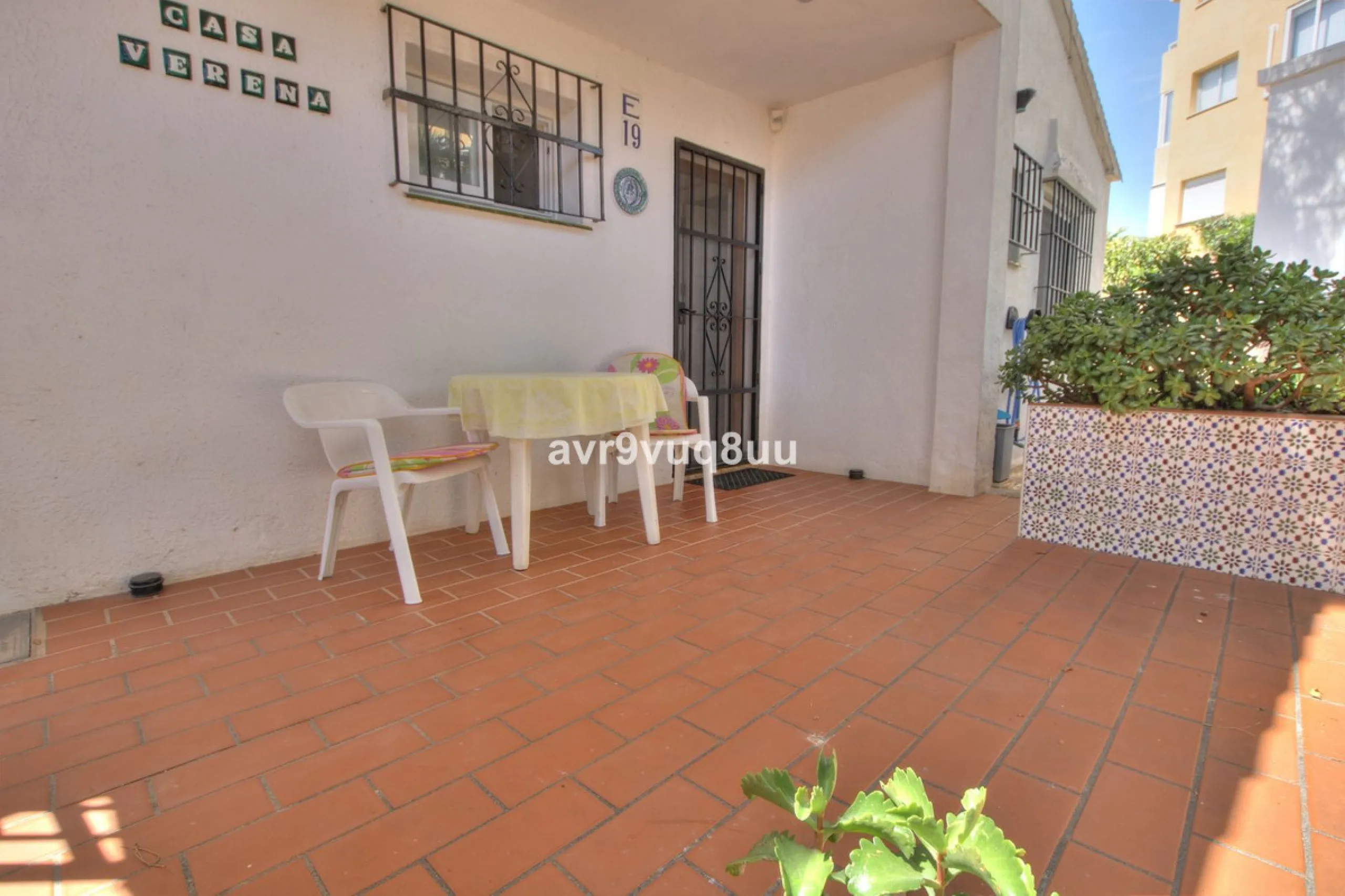 This cosy house is situated just a stone´s throw from the beach and a short walk to the centre of La Cala de Mijas. The property benefits from a large area of private garden plus a choice of other terraces to choose from whether you're chasing the sun or 