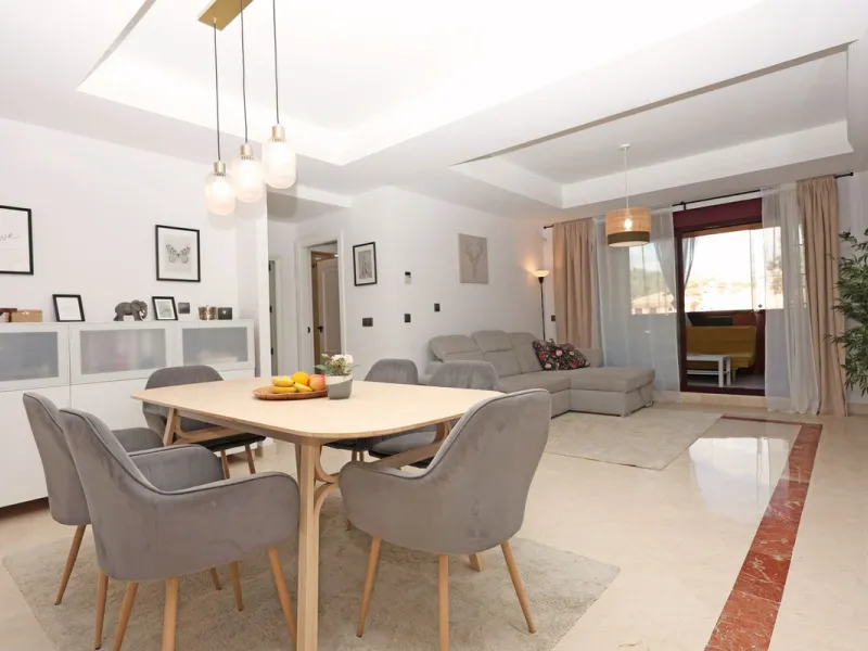 Apartment - Ground Floor Apartment в продаже в Marbella, Málaga. В доме 2 спален и 2 ванных комнат. Площадь дома 136 м²