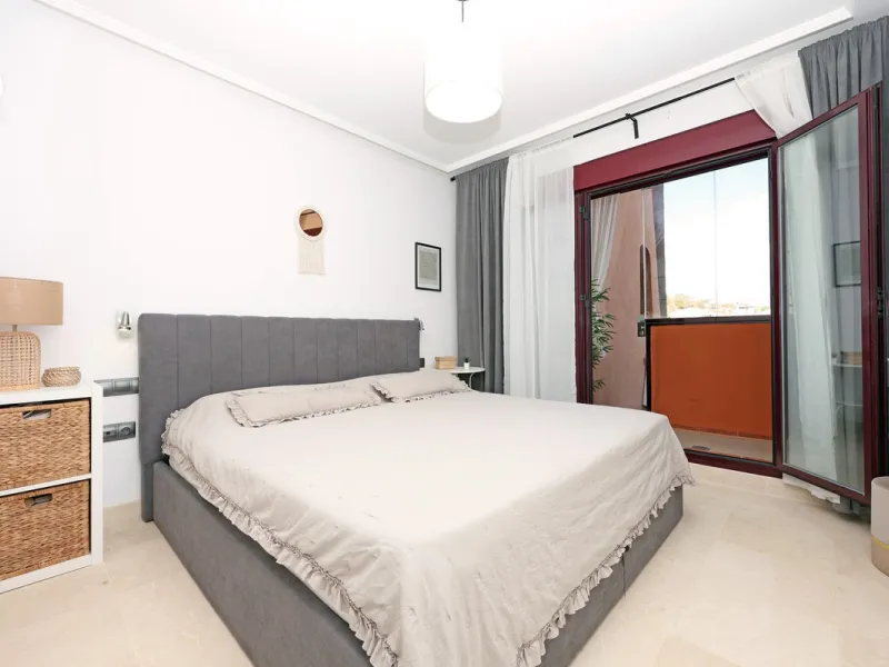 Apartment - Ground Floor Apartment в продаже в Marbella, Málaga. В доме 2 спален и 2 ванных комнат. Площадь дома 136 м²