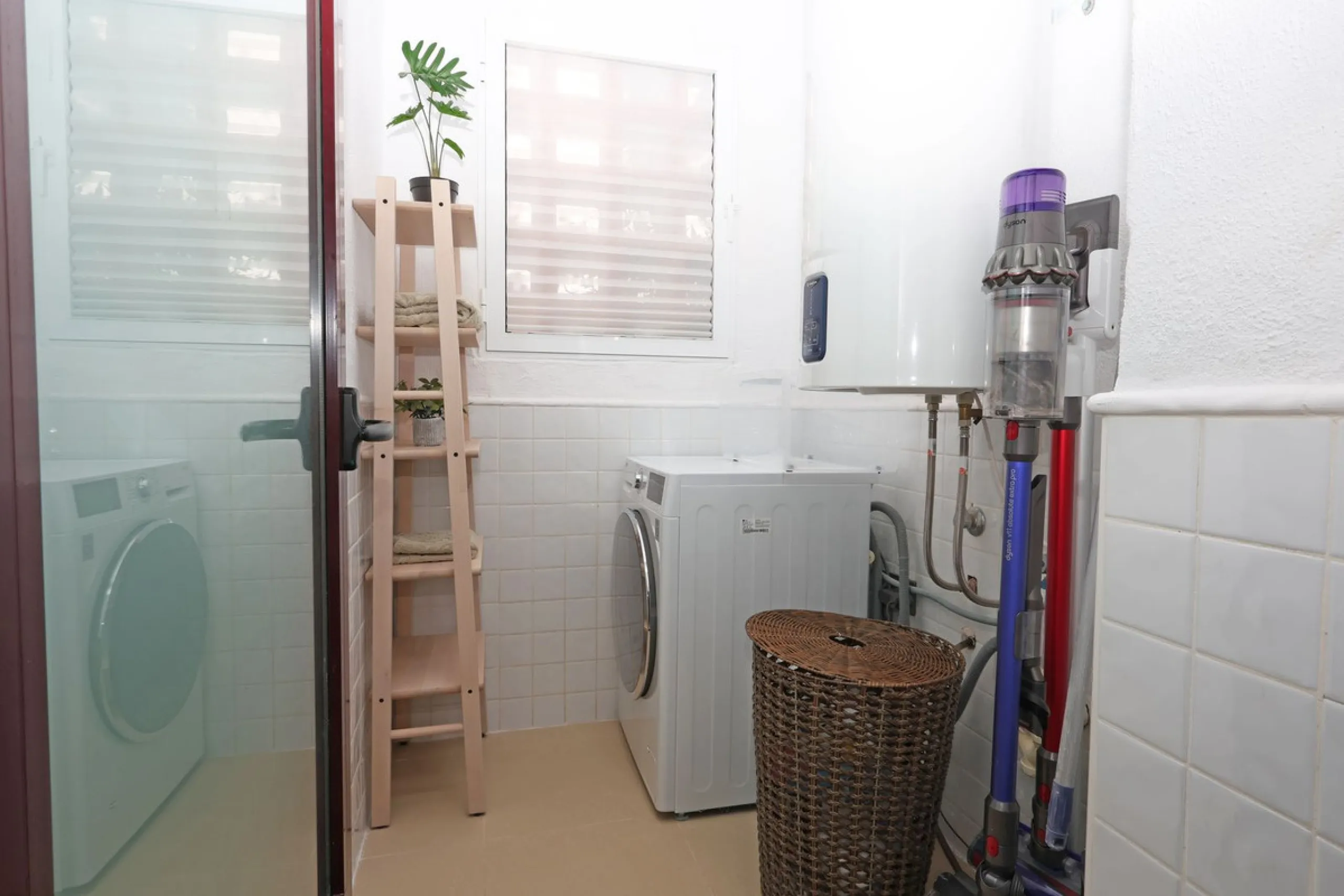 Apartment - Ground Floor Apartment в продаже в Marbella, Málaga. В доме 2 спален и 2 ванных комнат. Площадь дома 136 м²