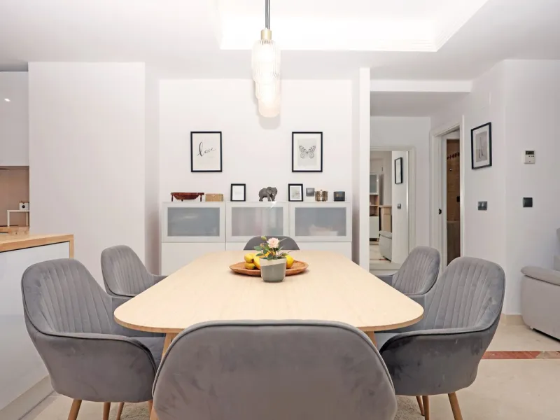 Apartment - Ground Floor Apartment в продаже в Marbella, Málaga. В доме 2 спален и 2 ванных комнат. Площадь дома 136 м²