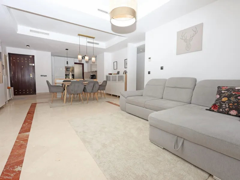 Apartment - Ground Floor Apartment в продаже в Marbella, Málaga. В доме 2 спален и 2 ванных комнат. Площадь дома 136 м²