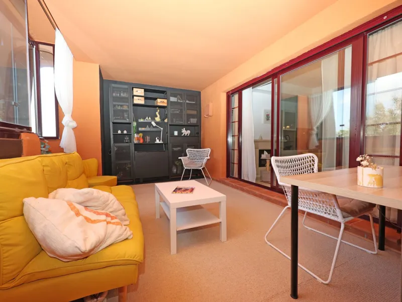 Apartment - Ground Floor Apartment в продаже в Marbella, Málaga. В доме 2 спален и 2 ванных комнат. Площадь дома 136 м²