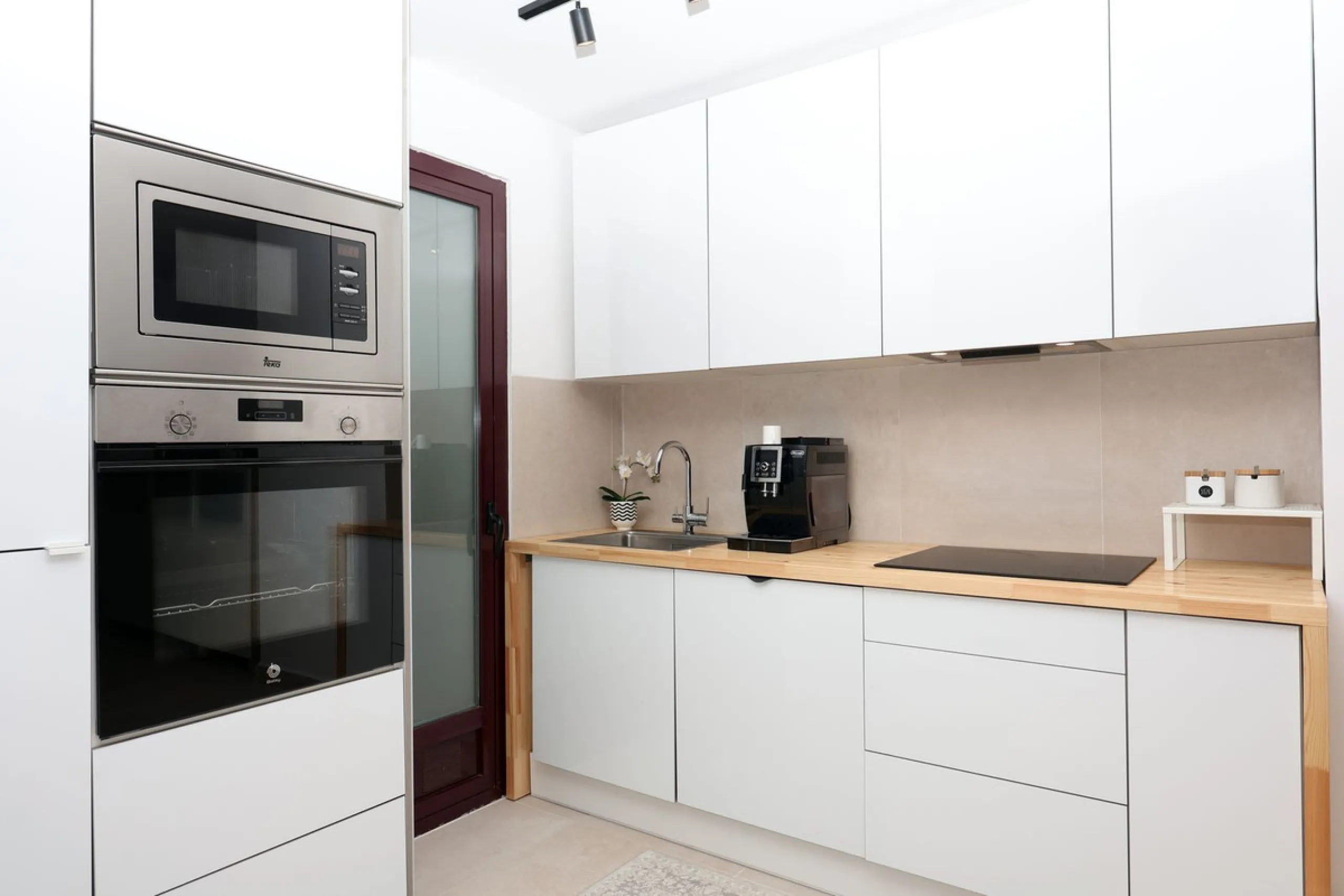Apartment - Ground Floor Apartment в продаже в Marbella, Málaga. В доме 2 спален и 2 ванных комнат. Площадь дома 136 м²