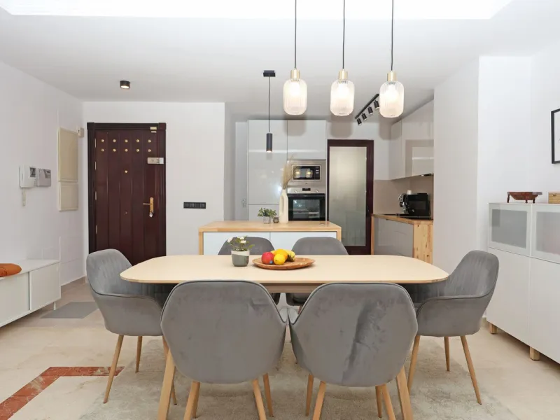 Apartment - Ground Floor Apartment в продаже в Marbella, Málaga. В доме 2 спален и 2 ванных комнат. Площадь дома 136 м²