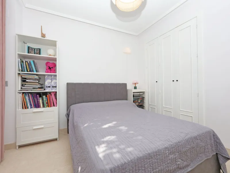 Apartment - Ground Floor Apartment в продаже в Marbella, Málaga. В доме 2 спален и 2 ванных комнат. Площадь дома 136 м²