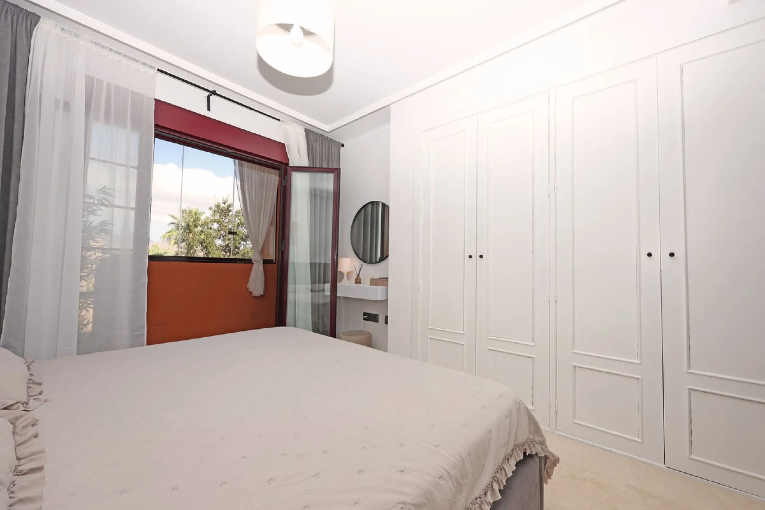Apartment - Ground Floor Apartment в продаже в Marbella, Málaga. В доме 2 спален и 2 ванных комнат. Площадь дома 136 м²