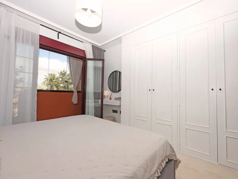 Apartment - Ground Floor Apartment в продаже в Marbella, Málaga. В доме 2 спален и 2 ванных комнат. Площадь дома 136 м²