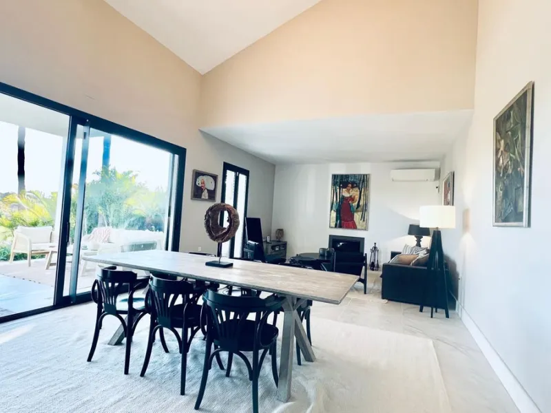 Exquisite Fully Renovated 4-Bedroom Villa with Panoramic Golf and Sea Views – A Perfect Blend of Modern Elegance and Andalusian Charm