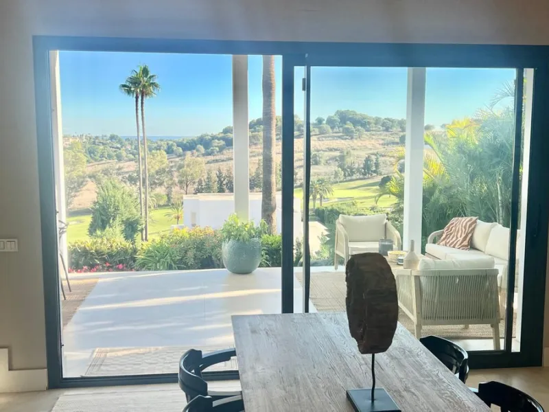 Exquisite Fully Renovated 4-Bedroom Villa with Panoramic Golf and Sea Views – A Perfect Blend of Modern Elegance and Andalusian Charm
