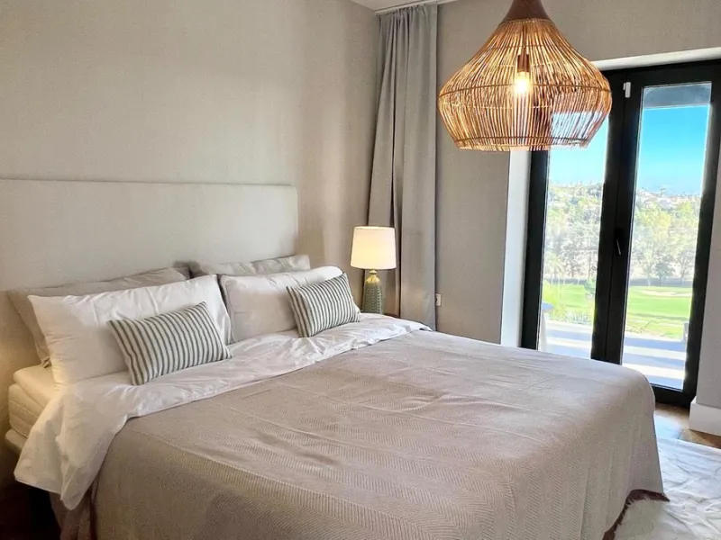 Exquisite Fully Renovated 4-Bedroom Villa with Panoramic Golf and Sea Views – A Perfect Blend of Modern Elegance and Andalusian Charm