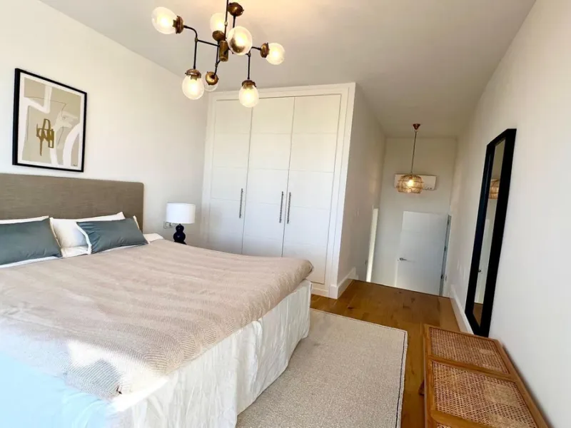 Exquisite Fully Renovated 4-Bedroom Villa with Panoramic Golf and Sea Views – A Perfect Blend of Modern Elegance and Andalusian Charm