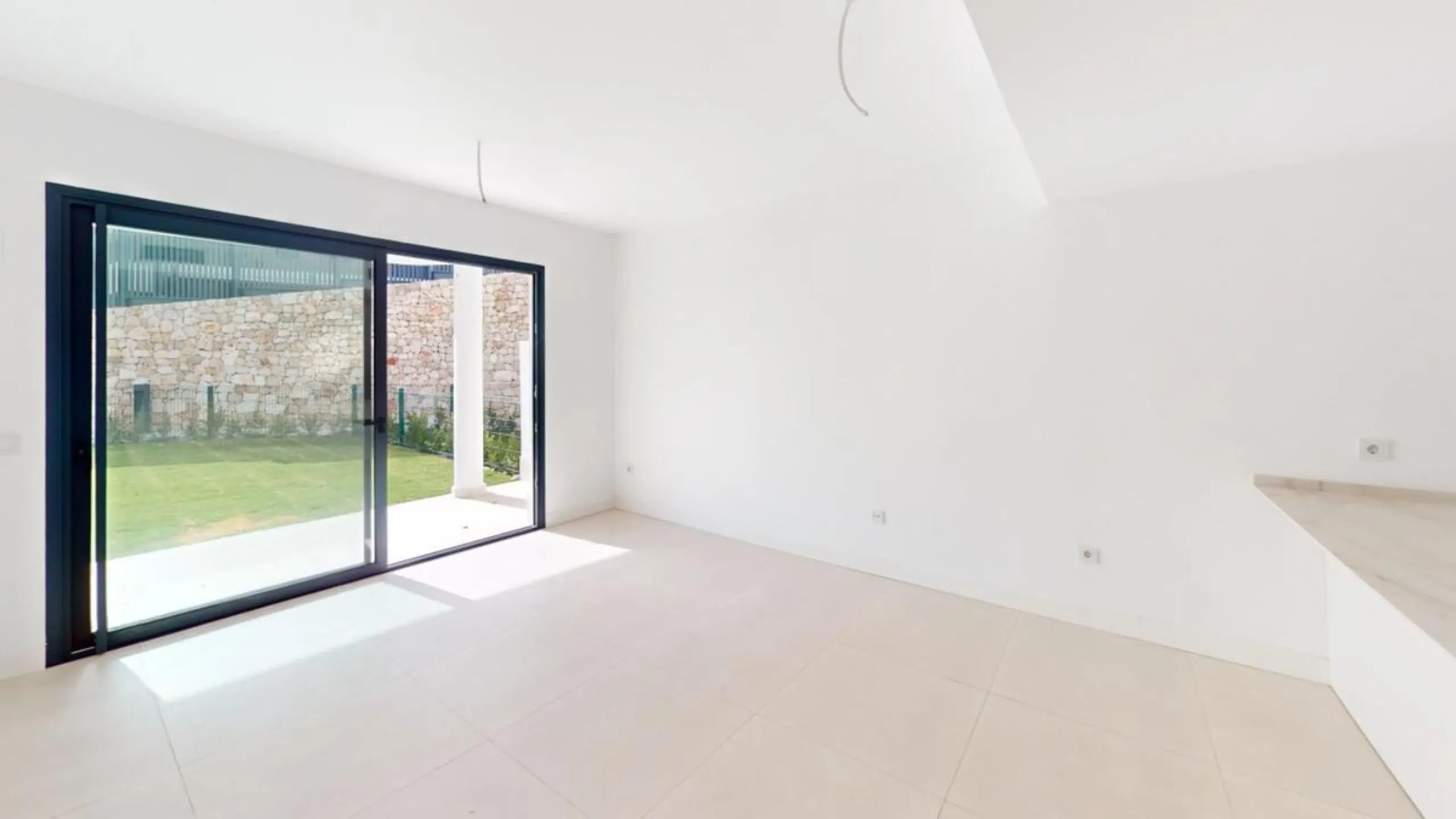 Apartment - Ground Floor Apartment в продаже в Fuengirola, Málaga. В доме 2 спален и 2 ванных комнат. Площадь дома 190 м². Площадь участка 98 м²