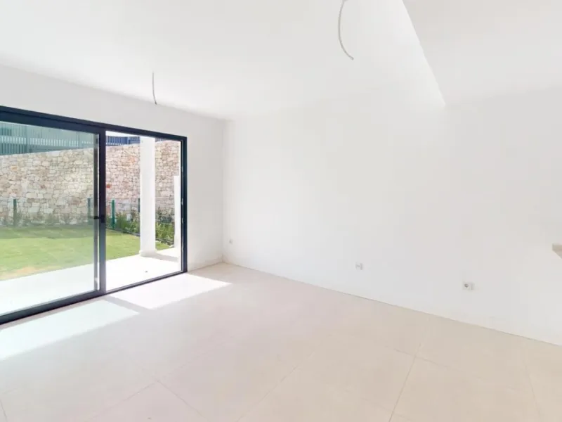 Apartment - Ground Floor Apartment в продаже в Fuengirola, Málaga. В доме 2 спален и 2 ванных комнат. Площадь дома 190 м². Площадь участка 98 м²