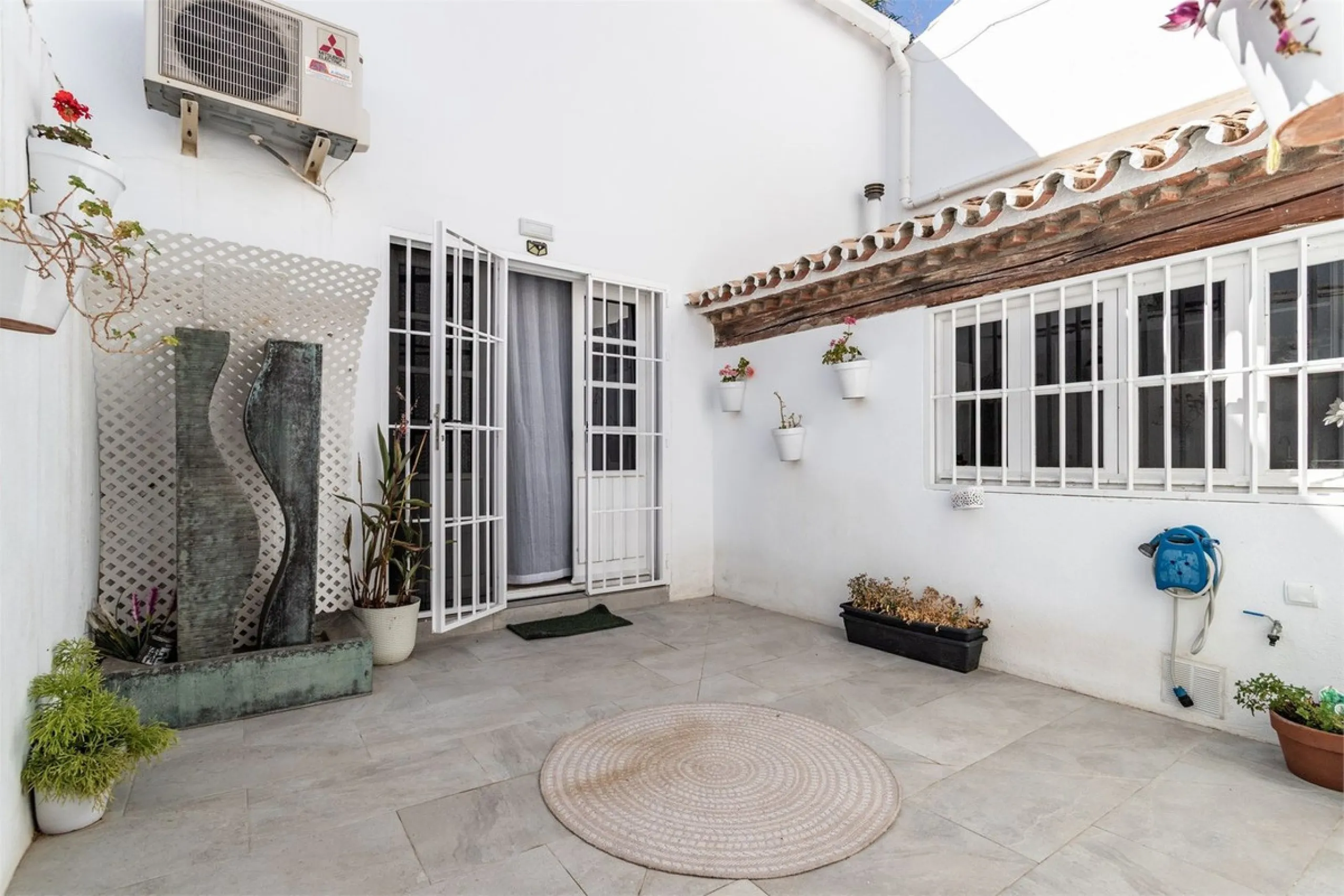 House - Townhouse в продаже в Mijas, Málaga. В доме 2 спален и 2 ванных комнат. Площадь дома 120 м²