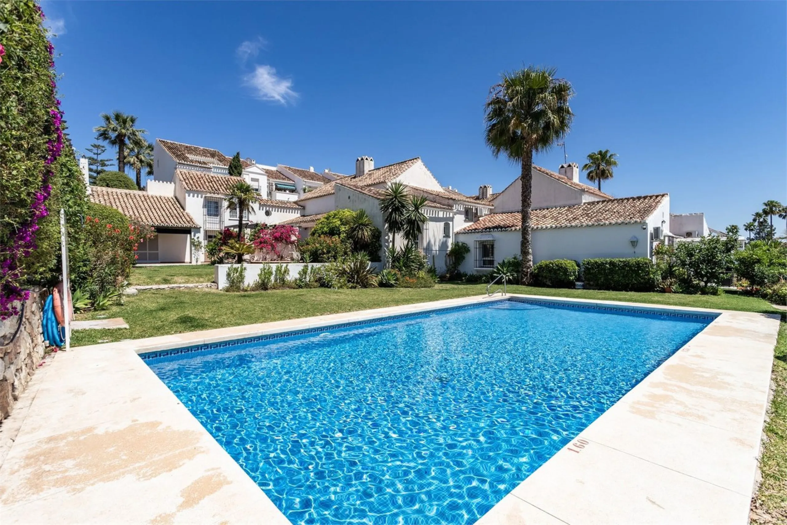 House - Townhouse в продаже в Mijas, Málaga. В доме 2 спален и 2 ванных комнат. Площадь дома 120 м²