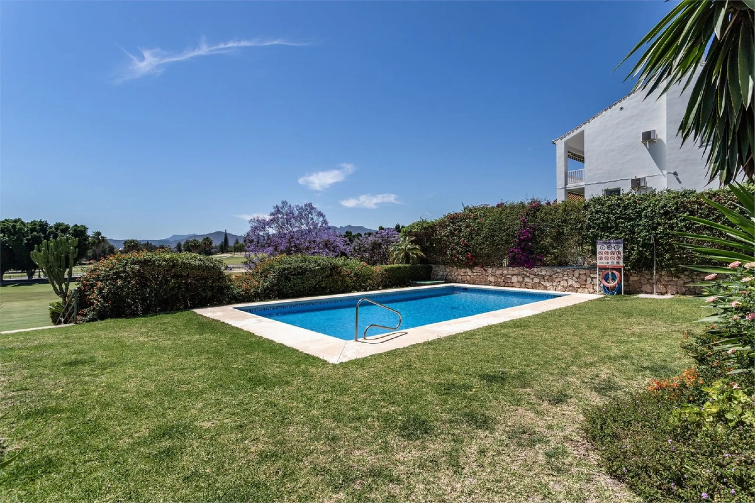 House - Townhouse в продаже в Mijas, Málaga. В доме 2 спален и 2 ванных комнат. Площадь дома 120 м²