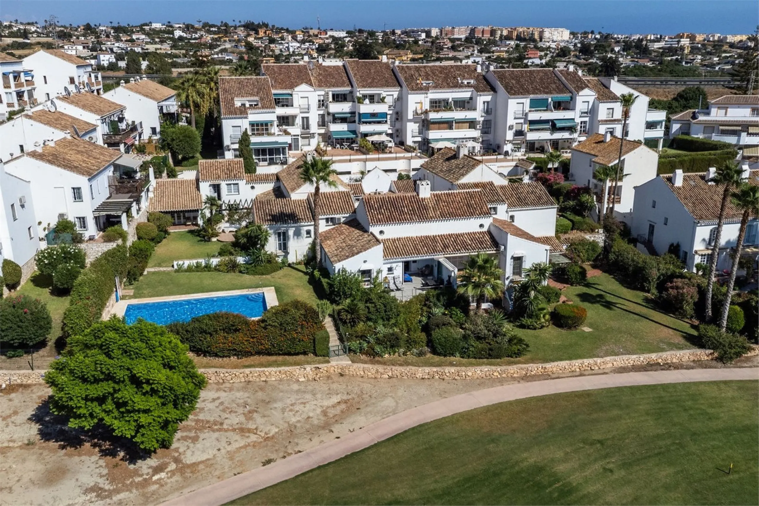 House - Townhouse в продаже в Mijas, Málaga. В доме 2 спален и 2 ванных комнат. Площадь дома 120 м²
