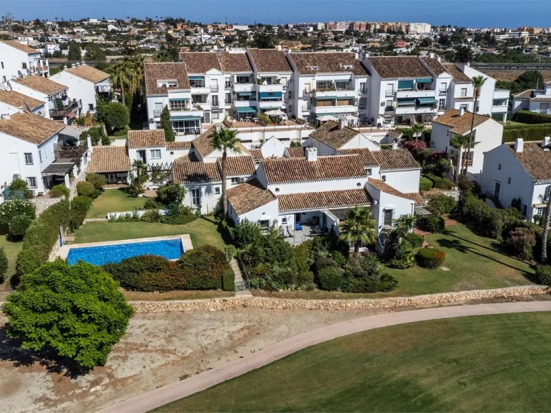 House - Townhouse в продаже в Mijas, Málaga. В доме 2 спален и 2 ванных комнат. Площадь дома 120 м²
