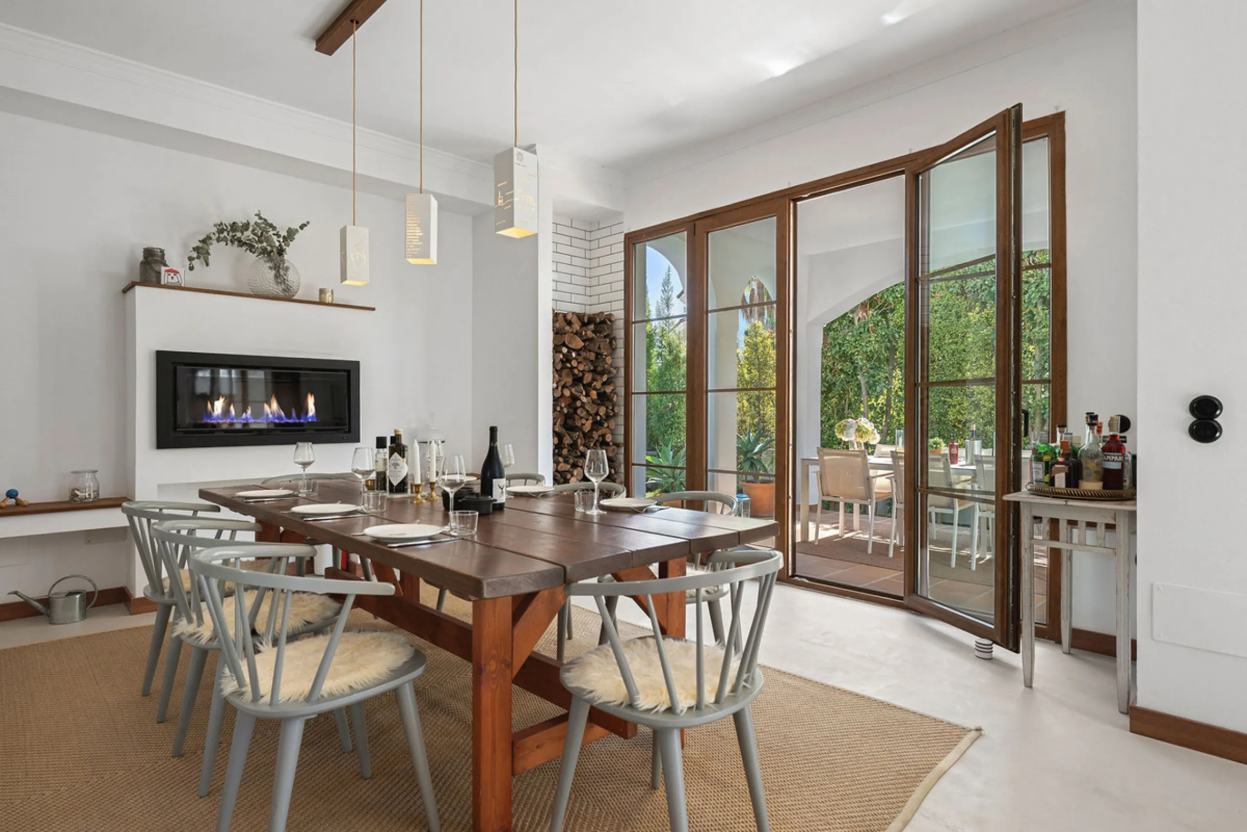 House - Detached Villa в продаже в Estepona, Málaga. В доме 4 спален и 5 ванных комнат. Площадь дома 293 м². Площадь участка 504 м²